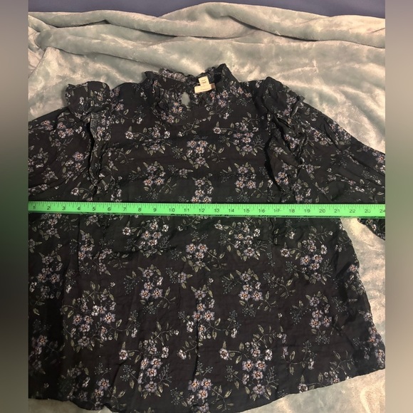 A.N.A. Long sleeved blouse. Size 0X. Dark green, floral. - Picture 7 of 9